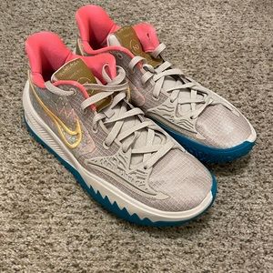 Nike Kyrie 4 N7